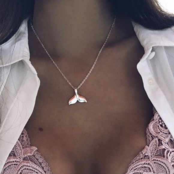 🌊 Mermaid Tail Necklace- gold tone - Picture 2 of 4